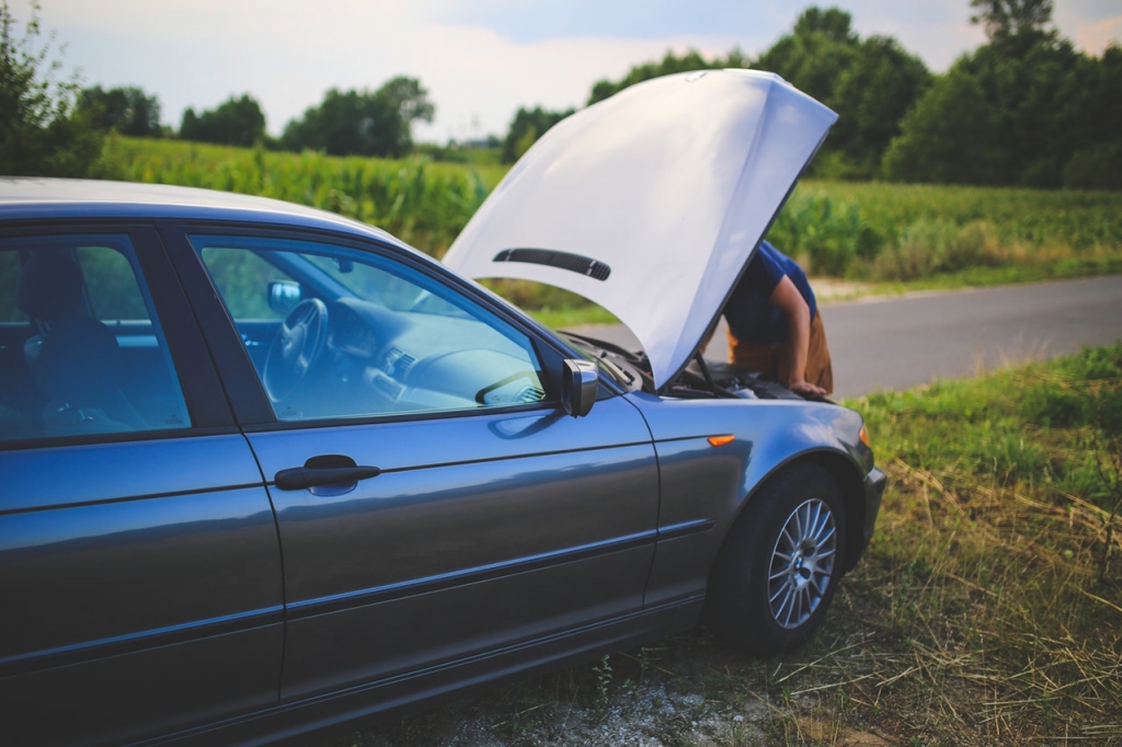 Ko darīt, lai auto akumulators tik ātri neizlādētos?