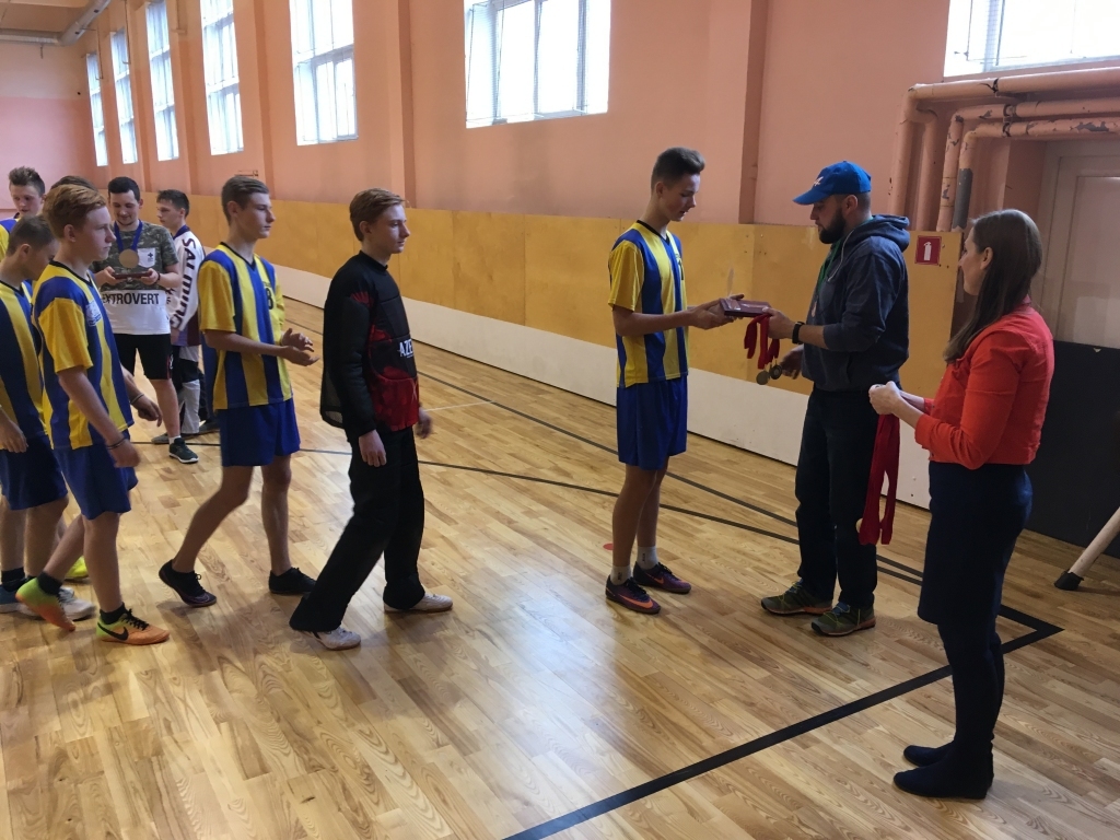Florbols: uzvar Stradu komanda