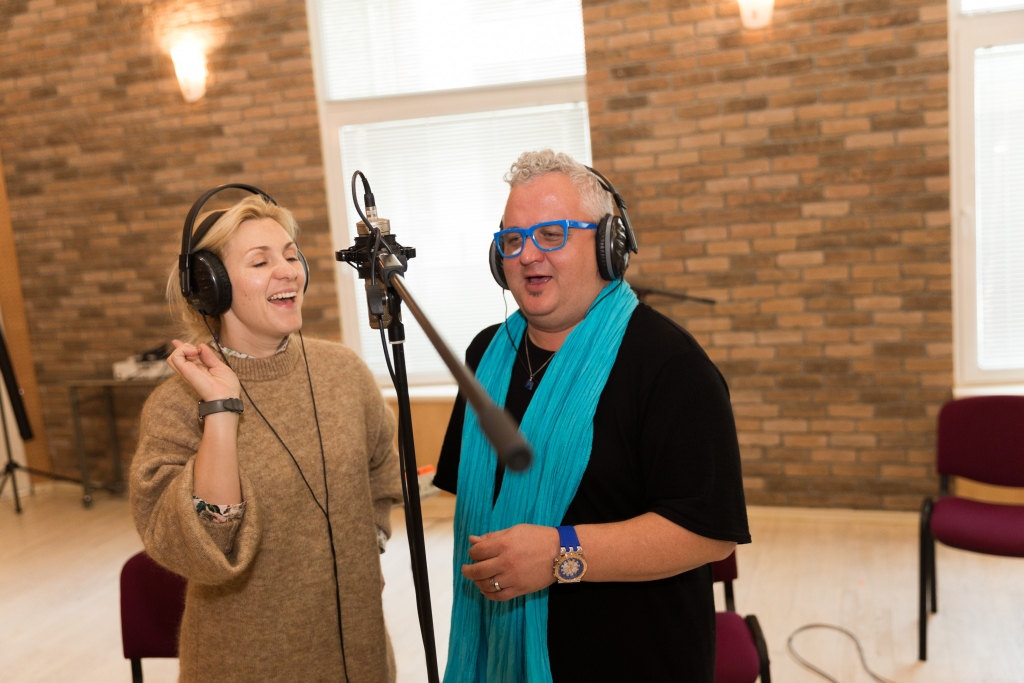 Izdod jaunu mūzikas albumu “Debess dārzos” un dodas koncerttūrē, tostarp arī uz Alūksni