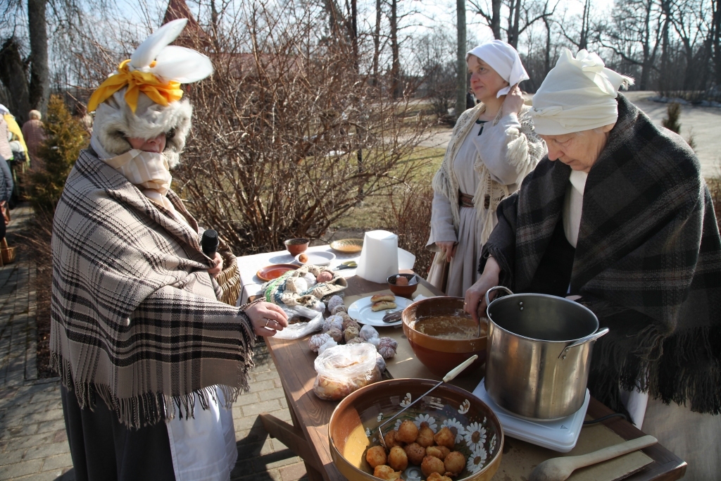 Izdzīvos latvisko gadskārtu tradīcijas