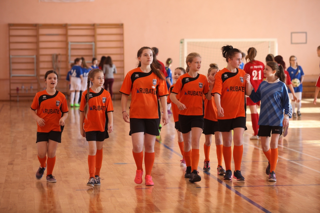 Rīko pirmo starptautisko futbola turnīru