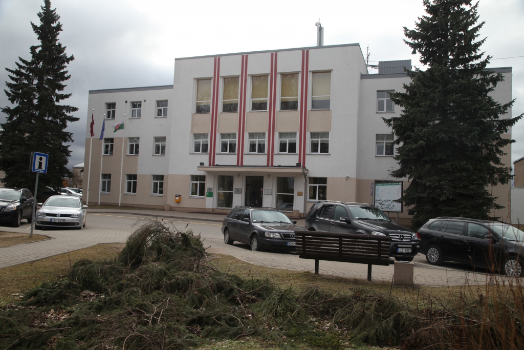 Kāpēc Administratīvi  juridiskā nodaļa ir jāsadala?