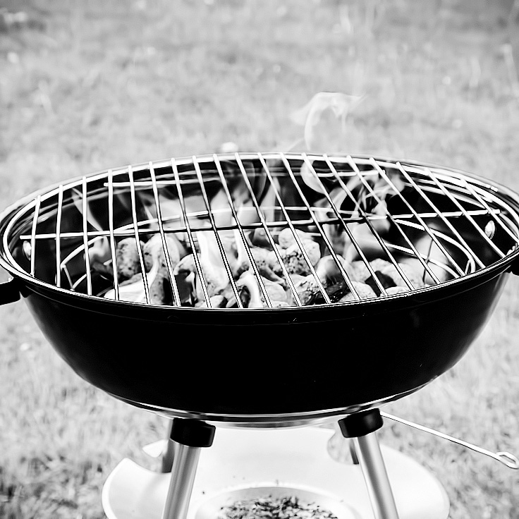 Grilējot un cepot, jāpiesargās ar degšķidruma lietošanu