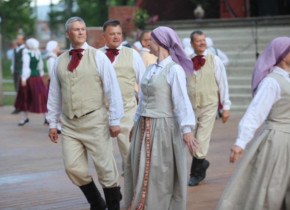 Beļavā ieskandina “Māras zemi”