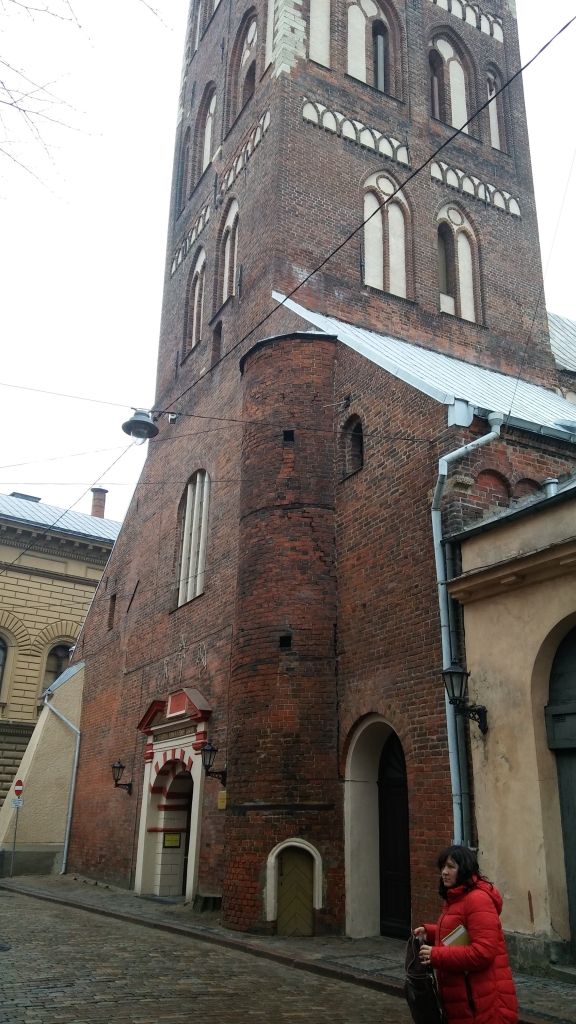 Dievnams ar raibu vēsturi