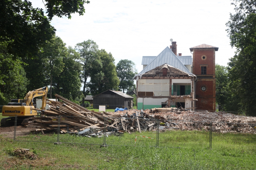 Mainīs iecirkņa adresi
