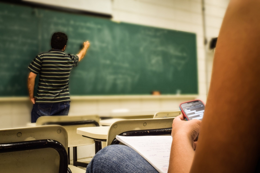Saeimas vēlēšanas: Kā partijas sola celt pedagogu prestižu