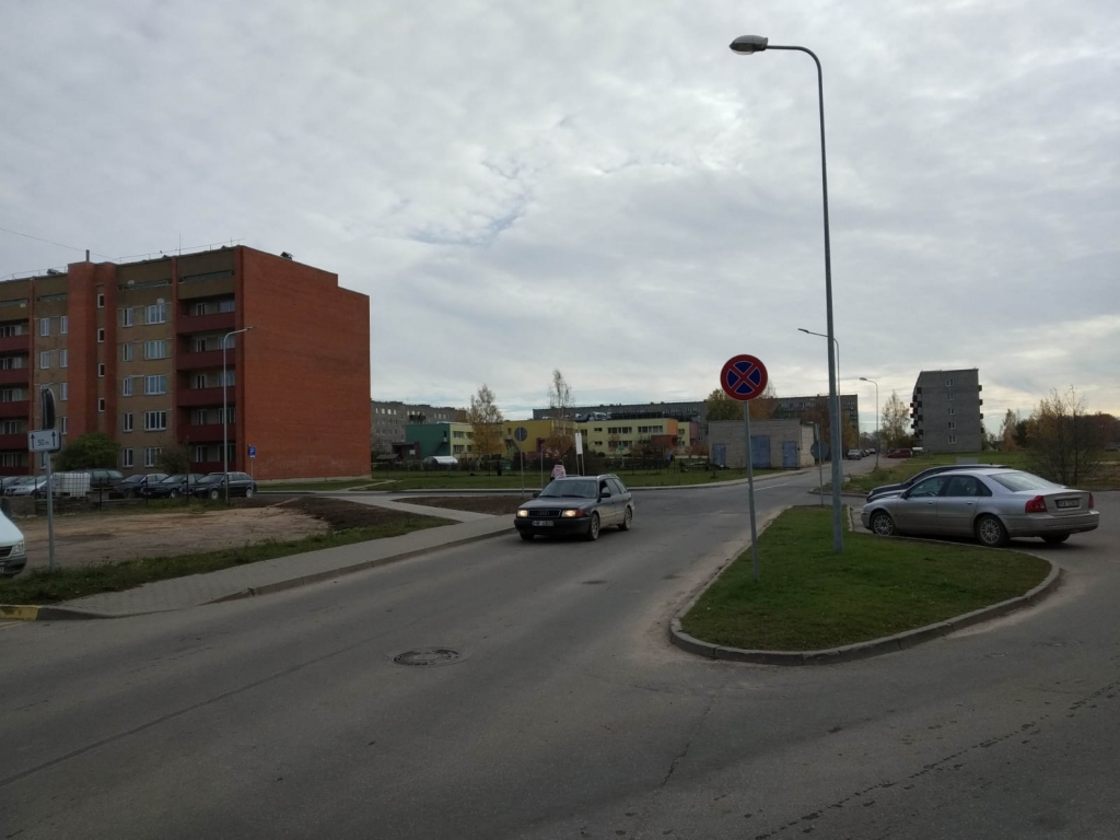 Turpinās sakārtot brauktuvi Nākotnes ielas masīvā