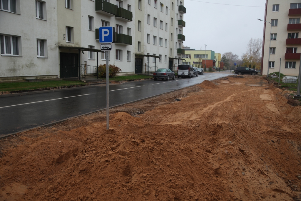 Nākotnes ielas iedzīvotāji sūdzas par dīkstāvi