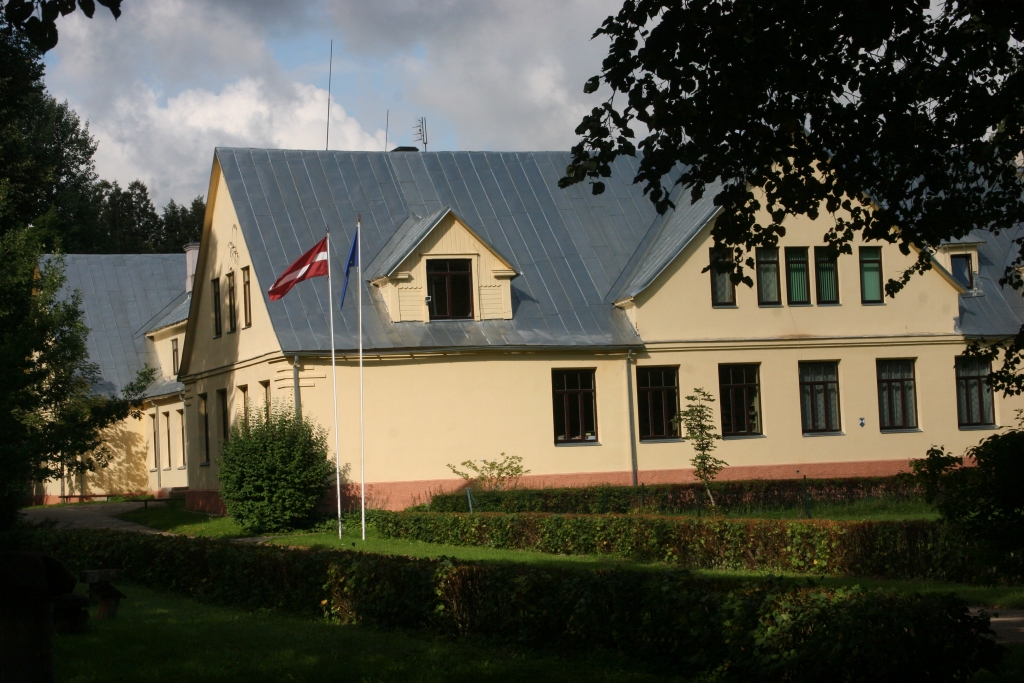 Skolai konstatē siju ieliekumu
