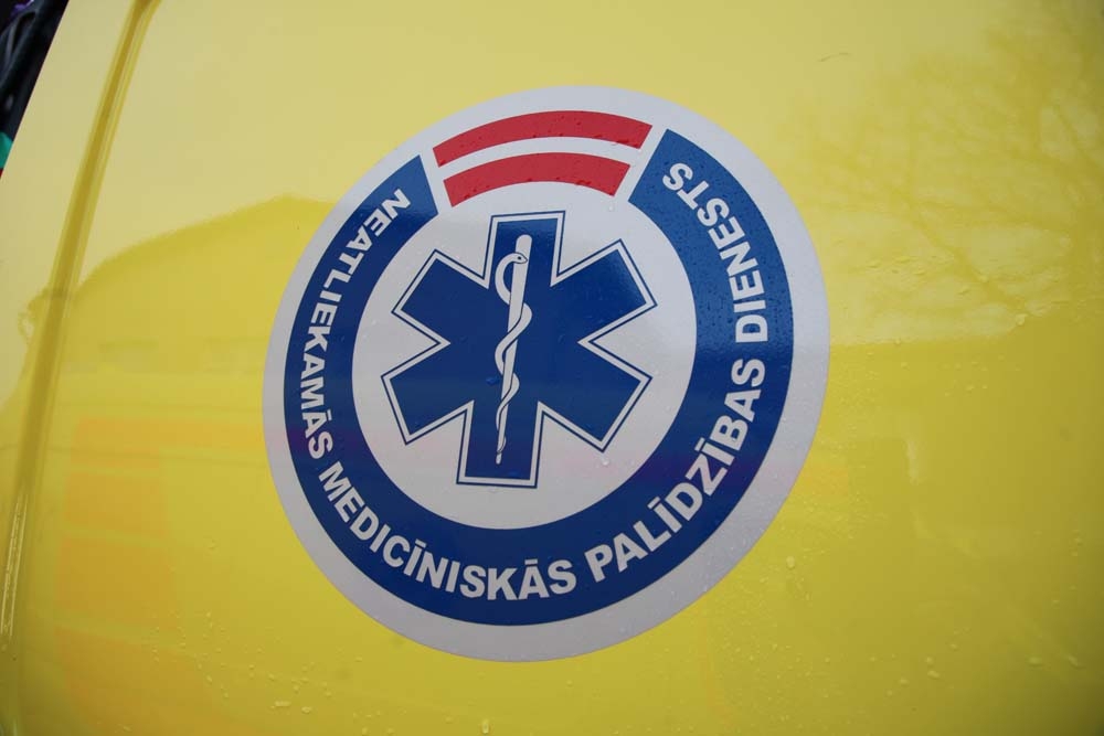 Mediķi informē: cenšoties sasildīties, slimnīcā nonāk ar saindēšanos un plašiem apdegumiem