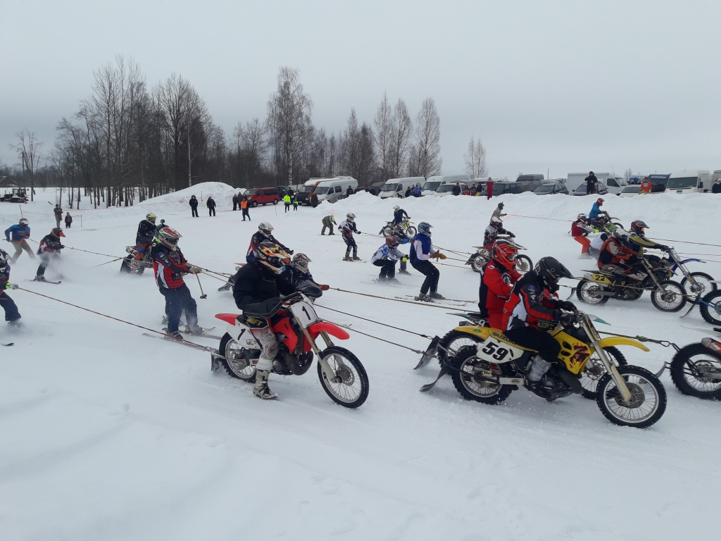 Pulcē gandrīz pusotru simtu dalībnieku