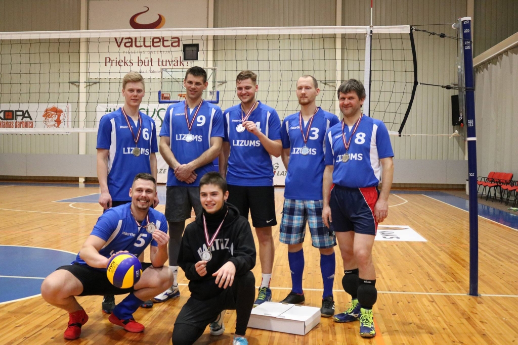 Cīnās par volejbola kausu