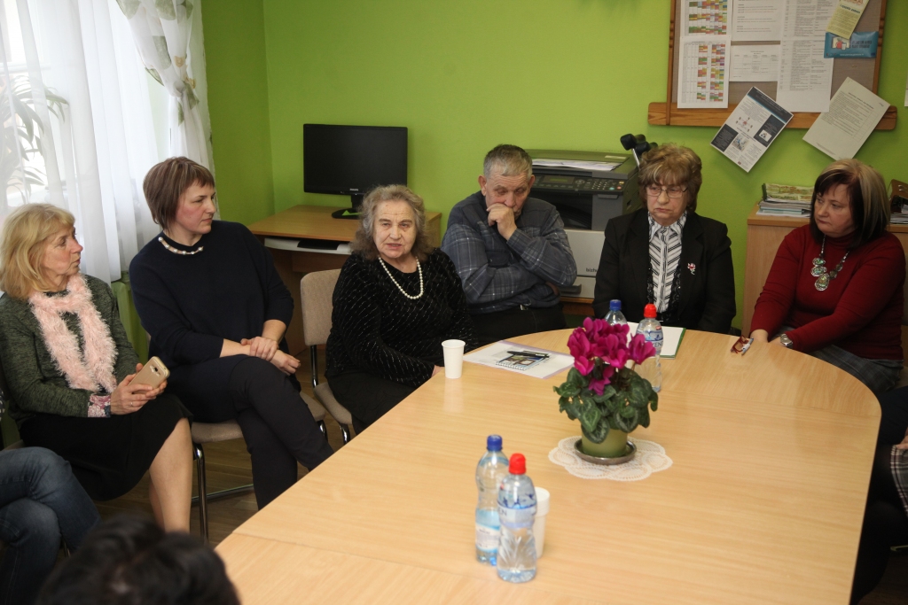 Ministre neatbrauc, atsūta ierēdņus