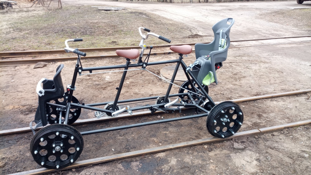 Tapis unikāls braucamais - velodrezīna