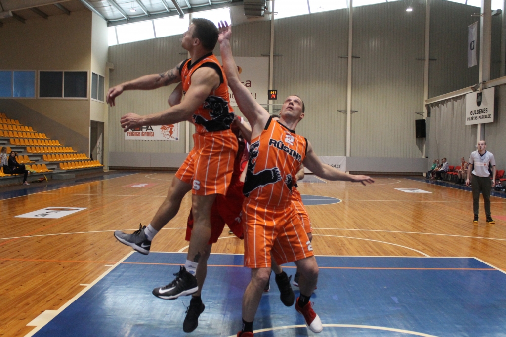 Basketbols: novada atklātajā čempionātā cīnās astoņas komandas