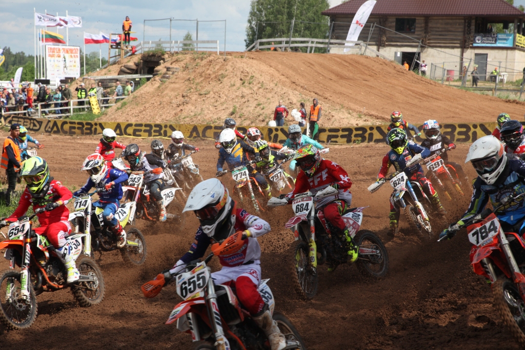 Divas dienas Staru mototrasē