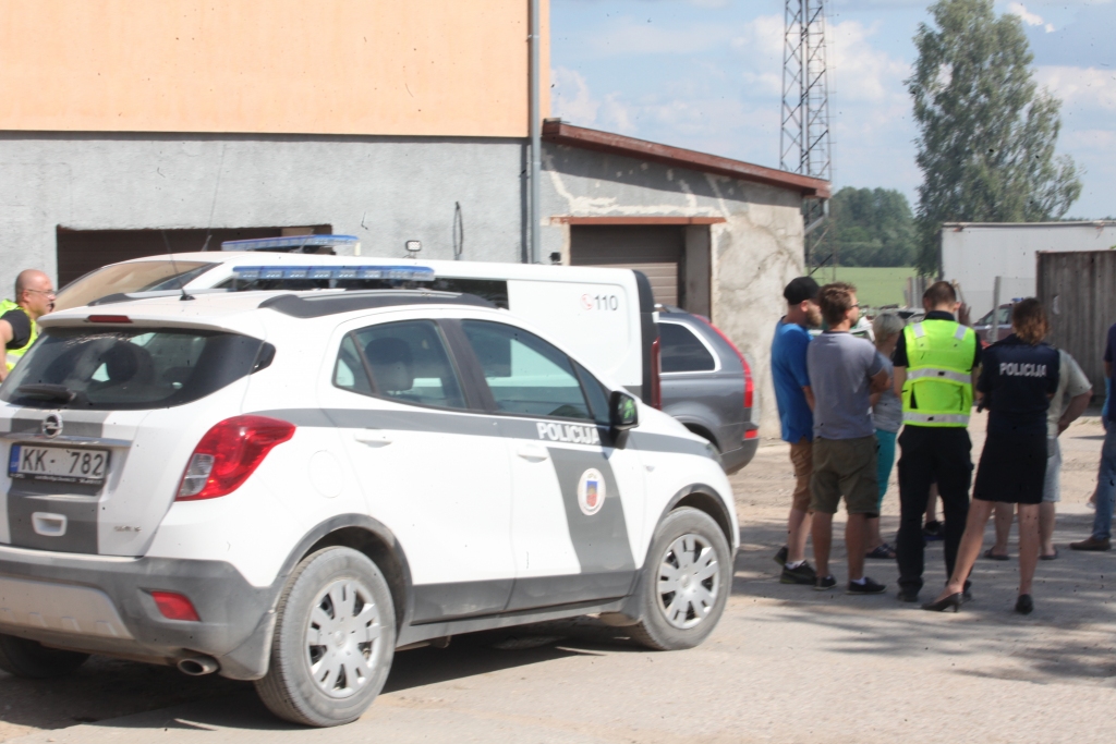 Ugunsgrēkā Strados cieš ugunsdzēsēji