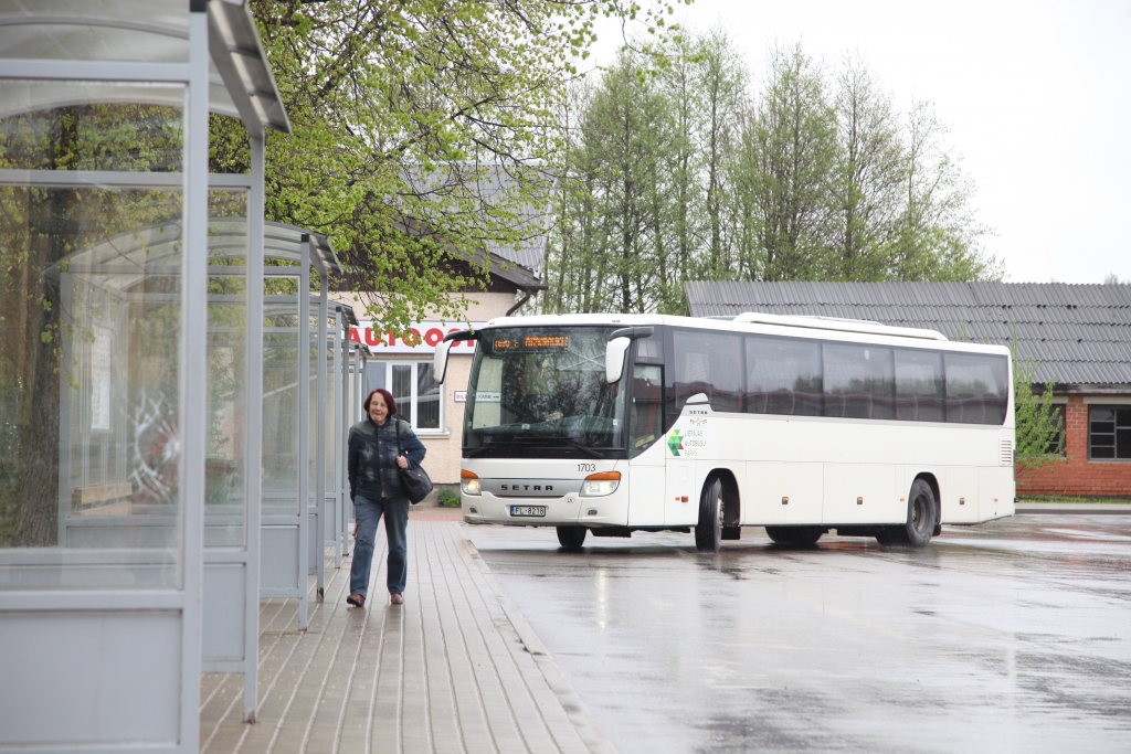 Divu autobusu maršrutu reisos pie Gulbenes tiks iekļauta pieturvieta "Veckalsnava"