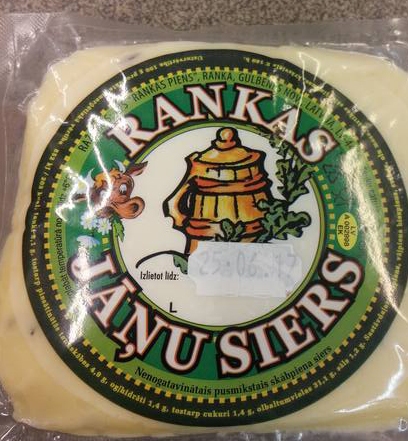 “Rankas piens” saražo  240 tūkstošus “Jāņu siera” ritulīšu