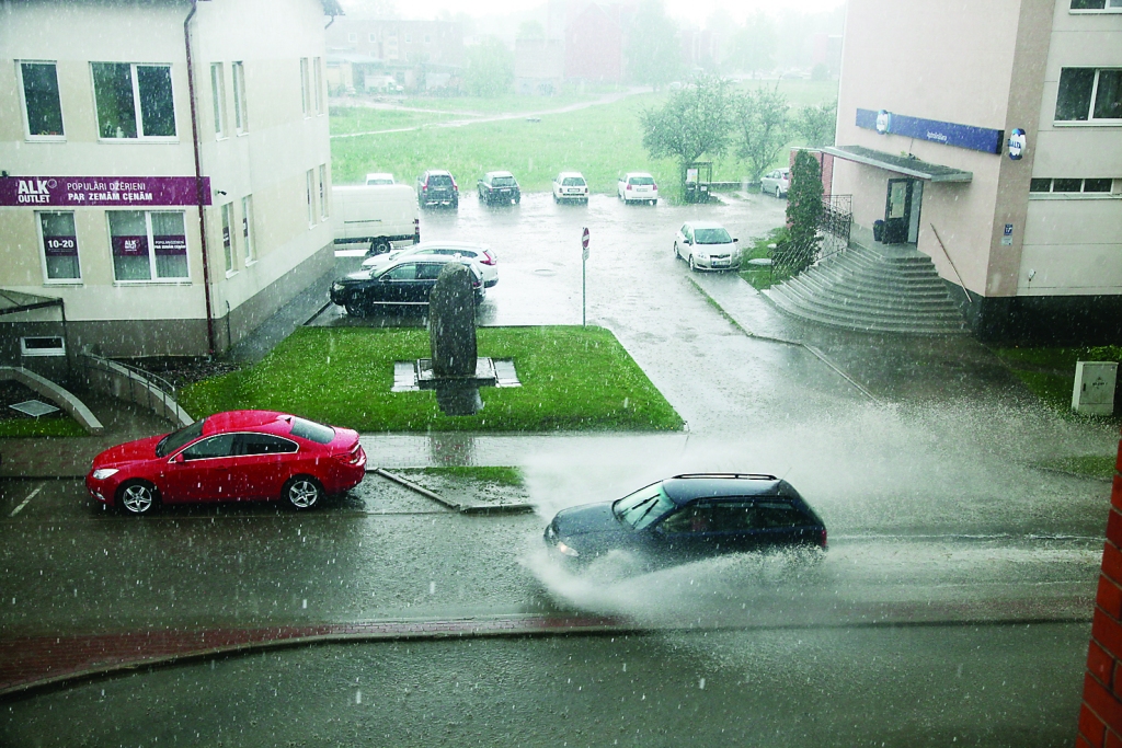 Jūlijs – silts un nokrišņiem bagāts