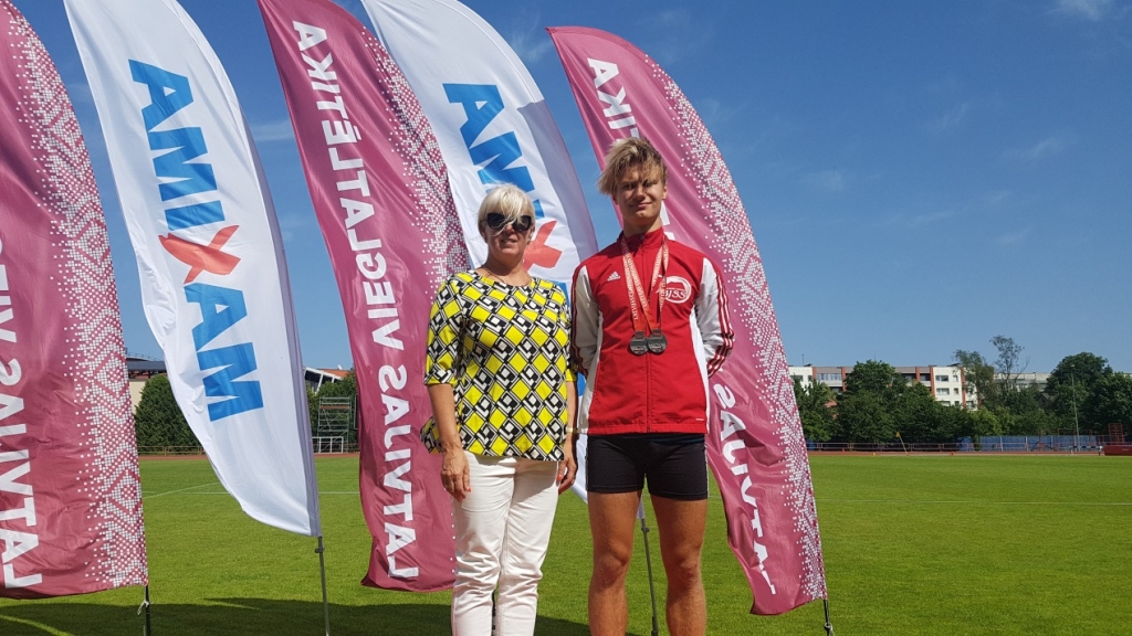Jaunie vieglatlēti  veiksmīgi startē  Latvijas čempionātā