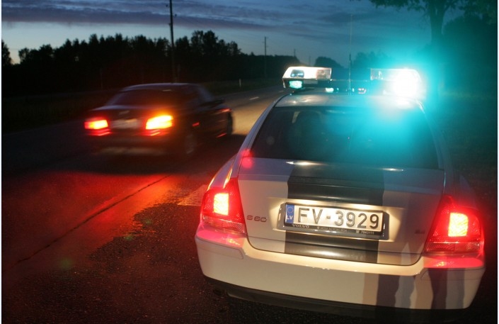 Stradu pagastā ceļu satiksmē piedalās iereibis vīrietis