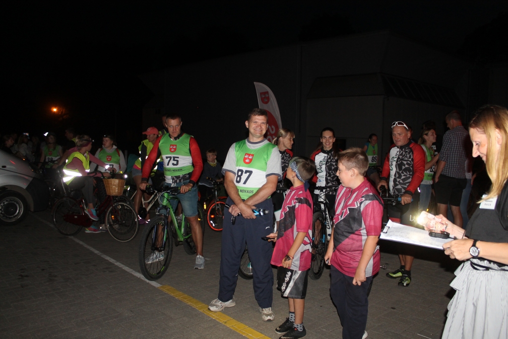 Orientējas 11 skrējēji un 16 velokomandas