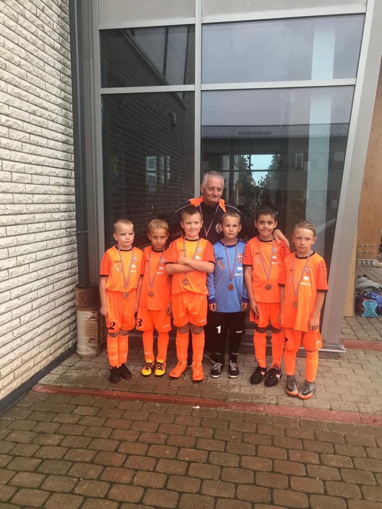 Jaunie futbolisti uzrāda teicamus rezultātus