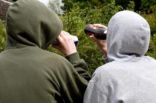 Deputātiem būs jāvērtē ierosinājums aizliegt lietot alkoholiskos dzērienus līdz 21 gada vecumam