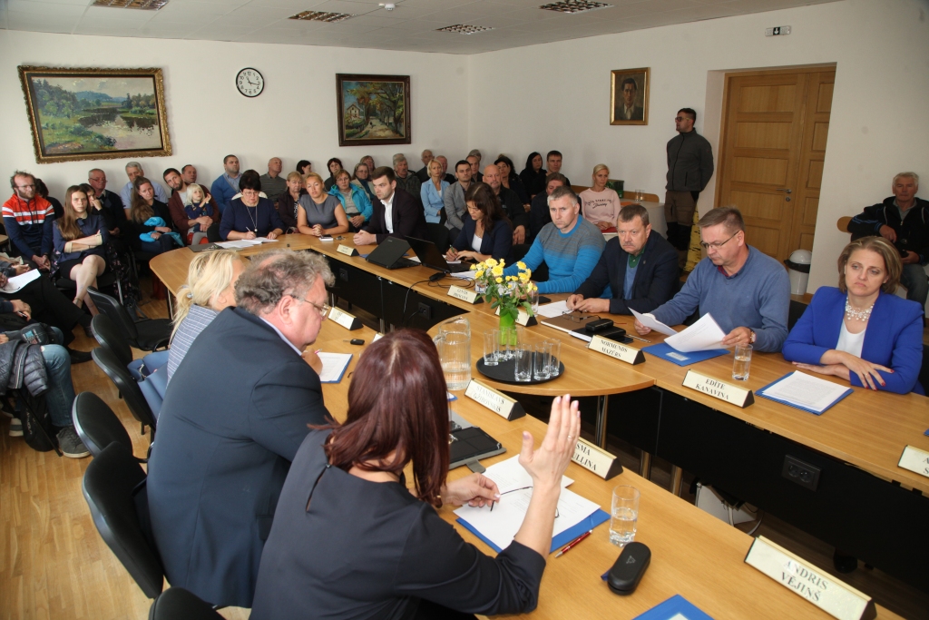 Gulbenes novadā būs jārīko iedzīvotāju aptauja par atkritumu izvešanas biežumu