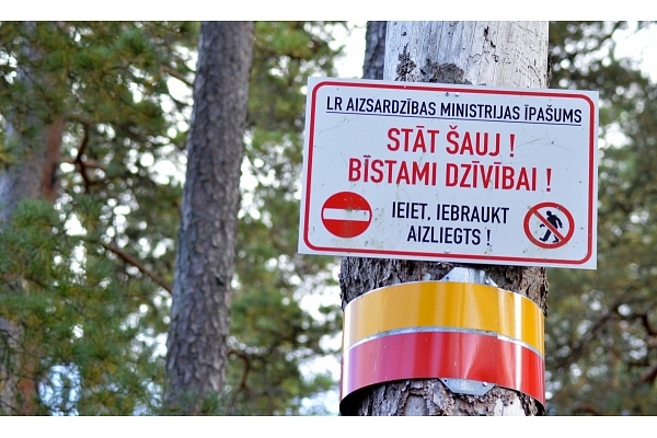 Aizsardzības ministrs atklāj šautuvi poligonā “Lāčusils”