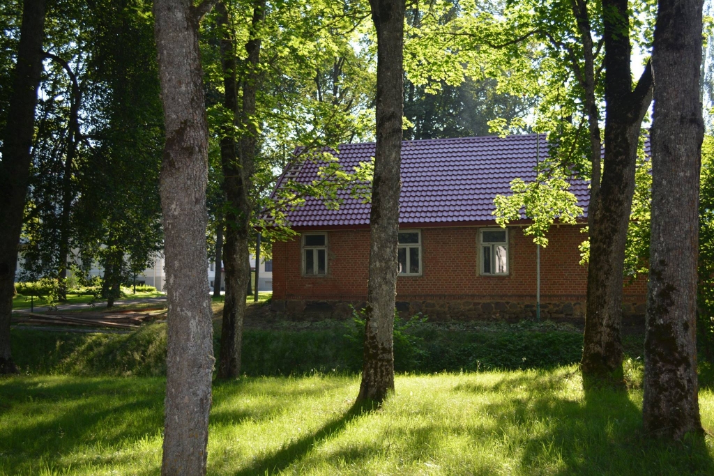 Dārznieka mājā  saimniekos mākslas skola