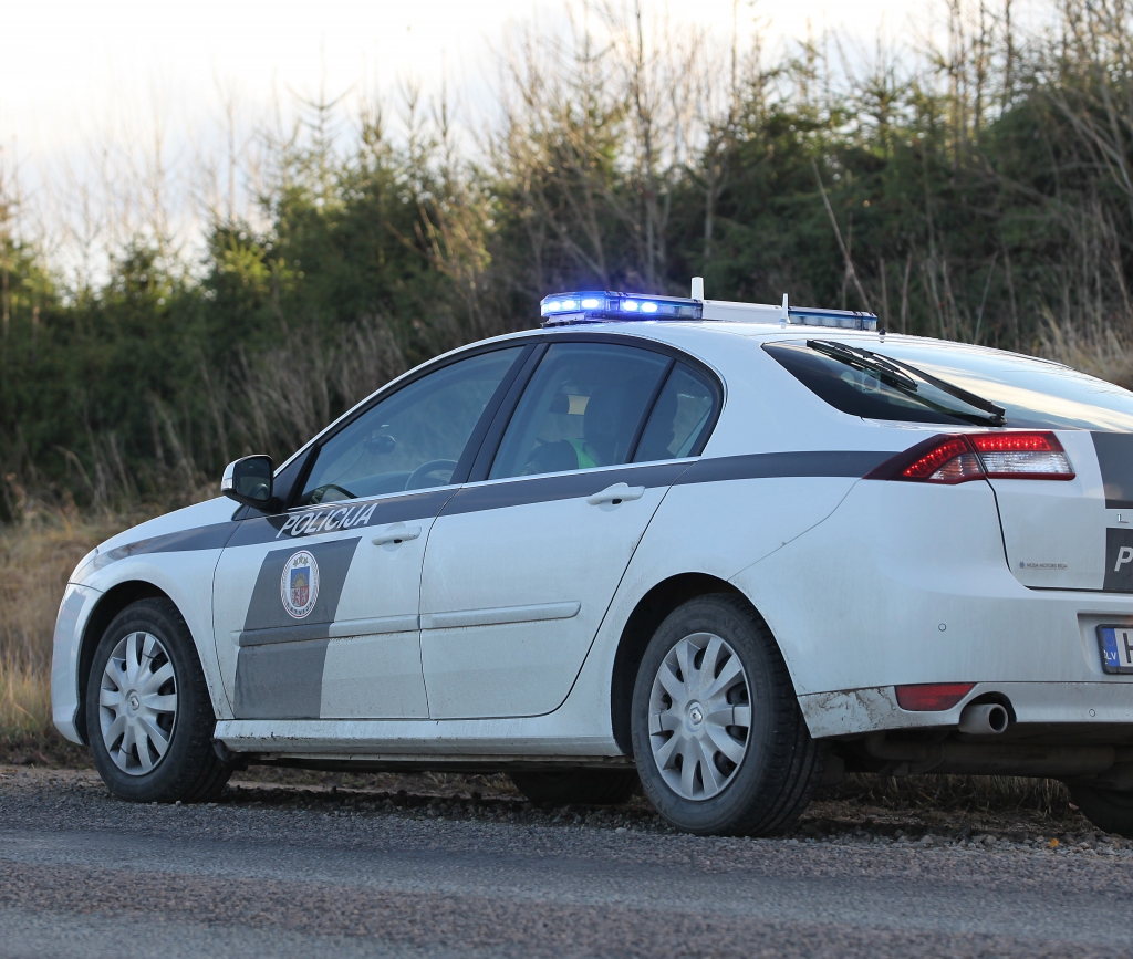Policija brīdina Gulbenes novada iedzīvotājus par krāpniekiem