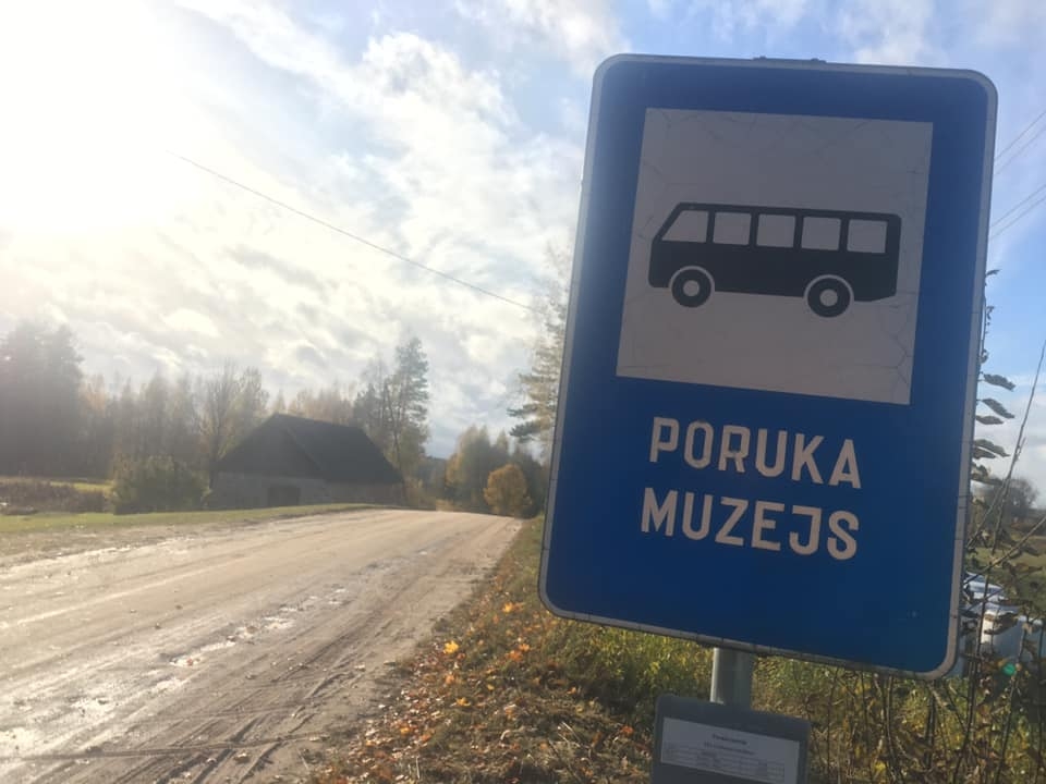 FOTO un VIDEO: Dzejas diena Druvienas Vecajā skolā-muzejā