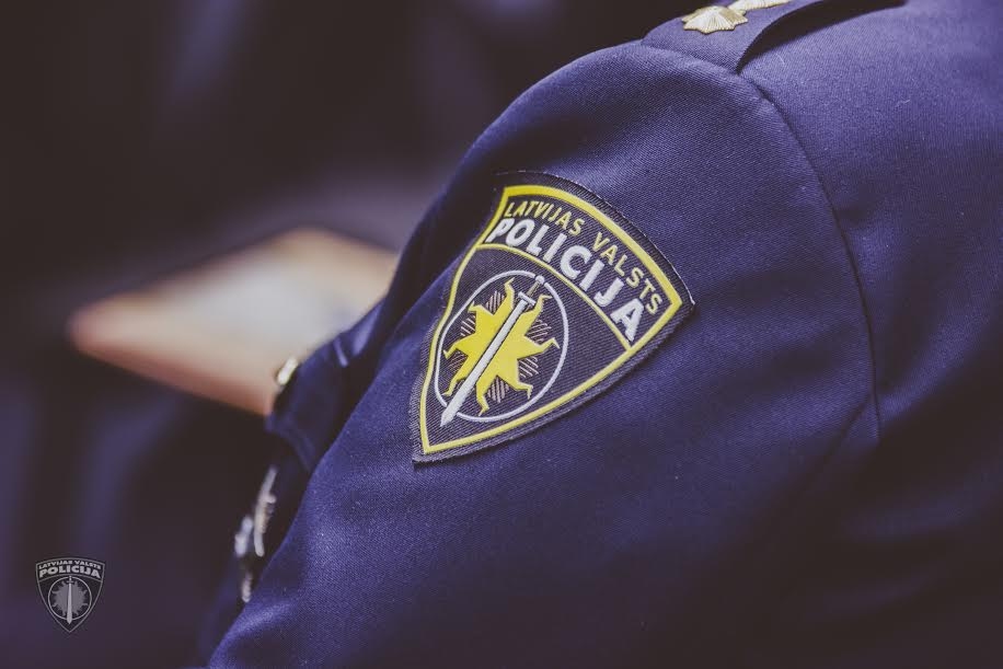 Policija reģistrē trīs ģimenes un sadzīves konfliktus