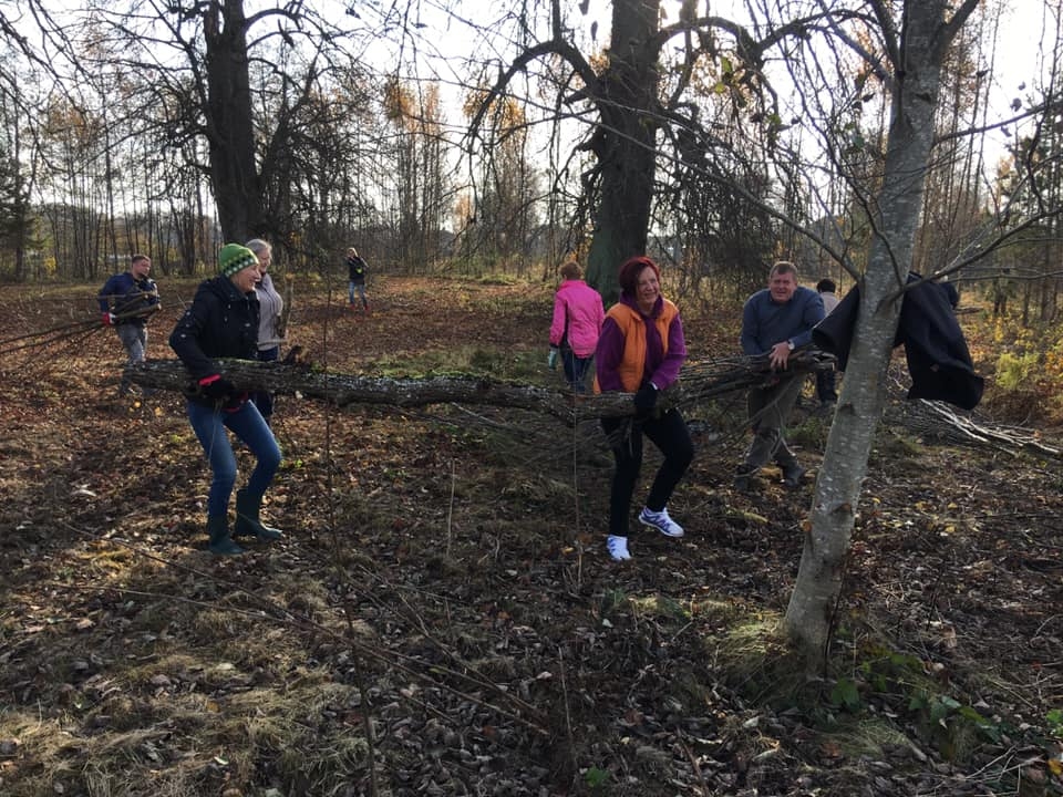 FOTO un VIDEO: talka pie Dzirnavu dīķa