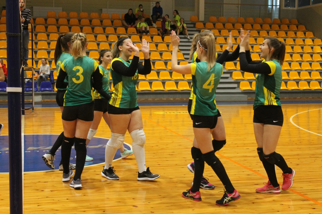 Sākas volejbola čempionāts dāmām