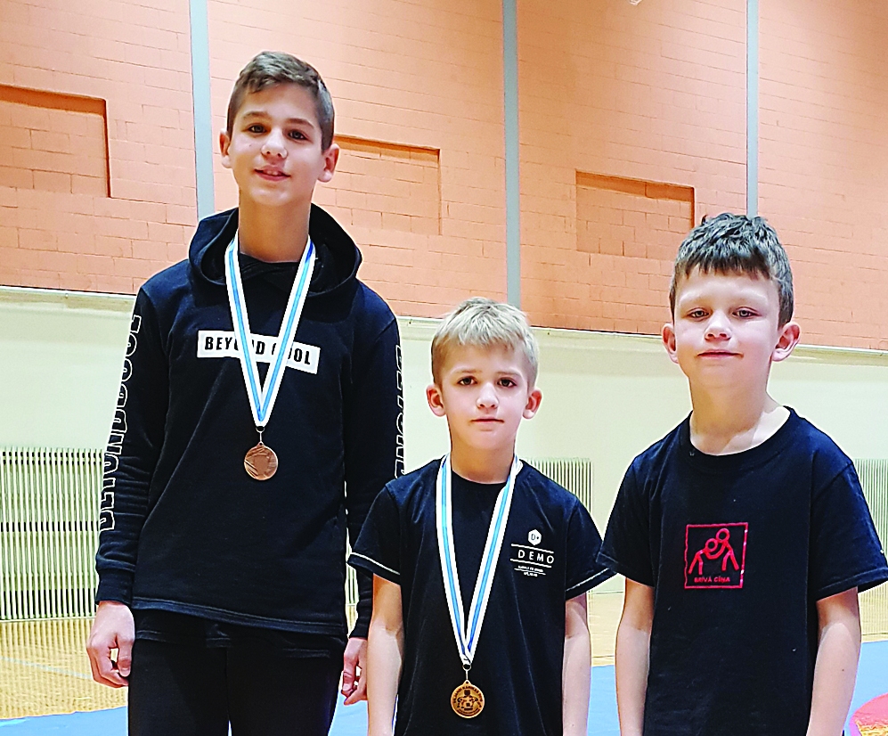 Sevi apliecina brīvās cīņas sportisti