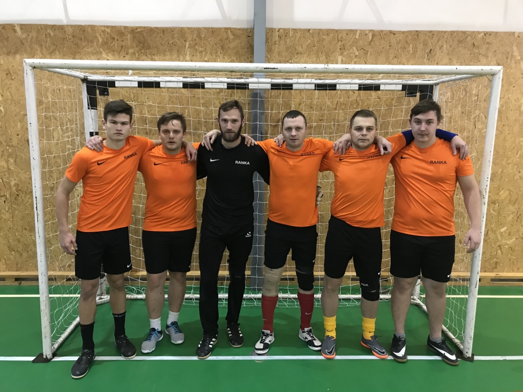 Telpu futbols: ar pirmajām desmit spēlēm sākas Tirzas pagasta atklātais čempionāts
