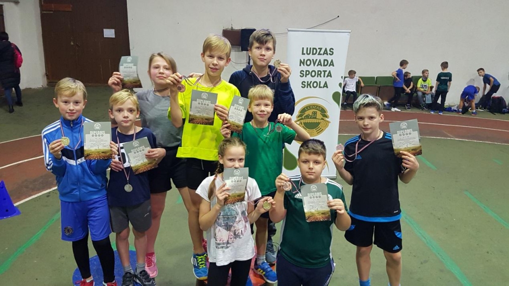 Vieglatlētika: gulbenieši gūst godalgotas vietas Ludzā
