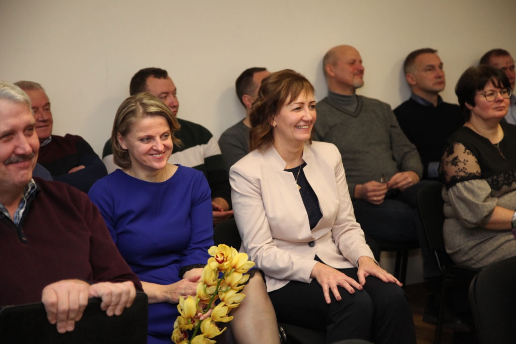 Par Gulbenes 2.vidusskolas direktori apstiprina Inesi Ubagu