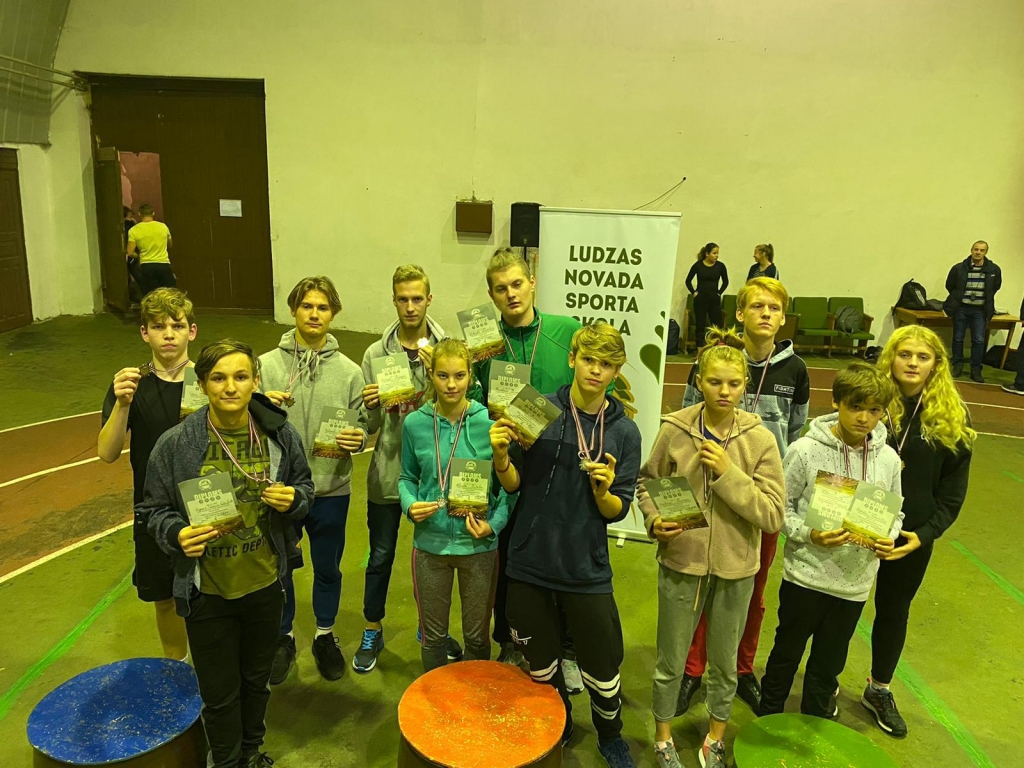 Vieglatlētika: sportisti pilda kvalifikācijas normatīvus Latvijas čempionātam