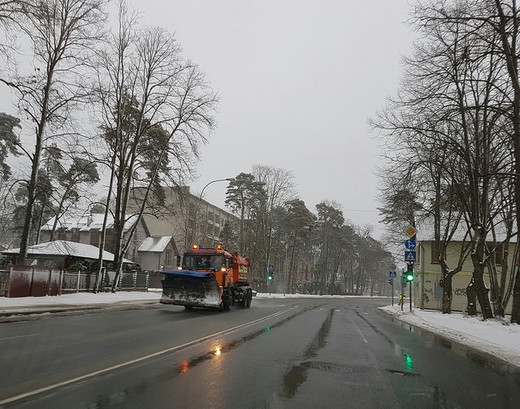 Latvijas autoceļu uzturētājs strādās arī svētkos un brīvdienās