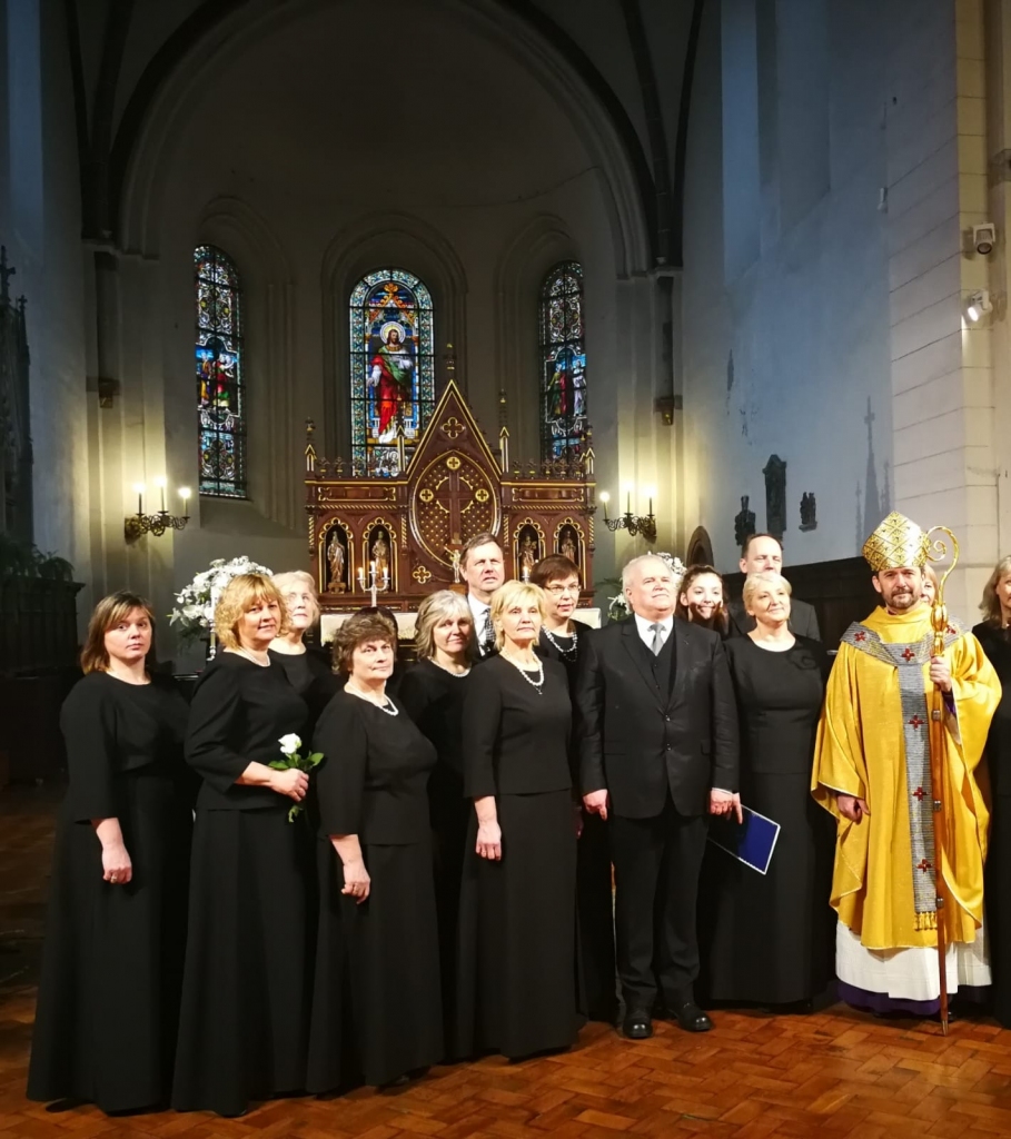 FOTO un VIDEO: Lizuma koris Otrajos Ziemassvētkos dzied Rīgas Doma baznīcā