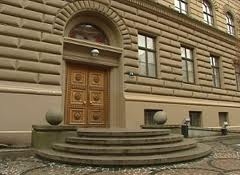 Saeima aicina skolēnus pieteikties "ēnot" parlamenta deputātus un darbiniekus