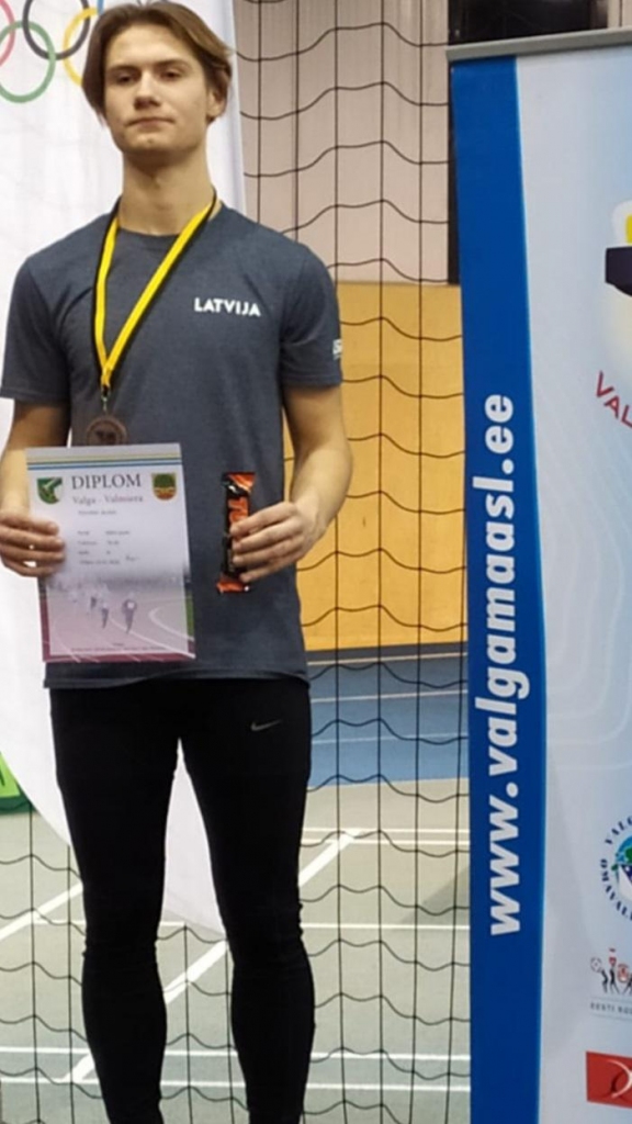 Vieglatlētika: sportisti U-16, U-18 un U-20 vecuma grupās startē Valgā