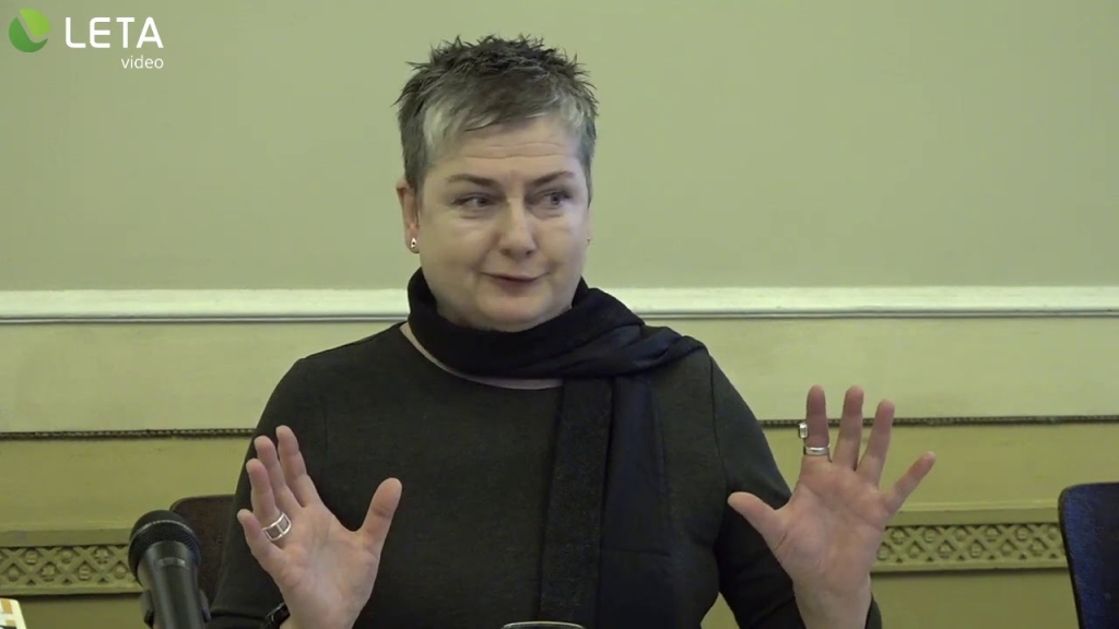 VIDEO: Par 2019.gada vārdu izvēlēta "notumse", par nevārdu - "episki"