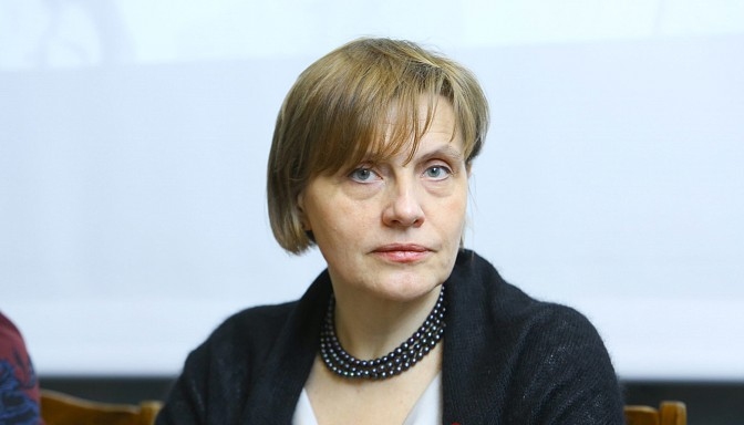 Ārstu biedrība: Akcīzes nodoklis alkoholam jāceļ straujāk