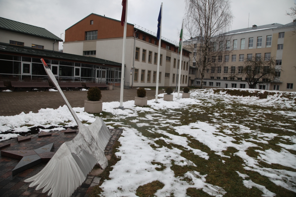 Deputāti diskutē par izglītības attīstības plānu